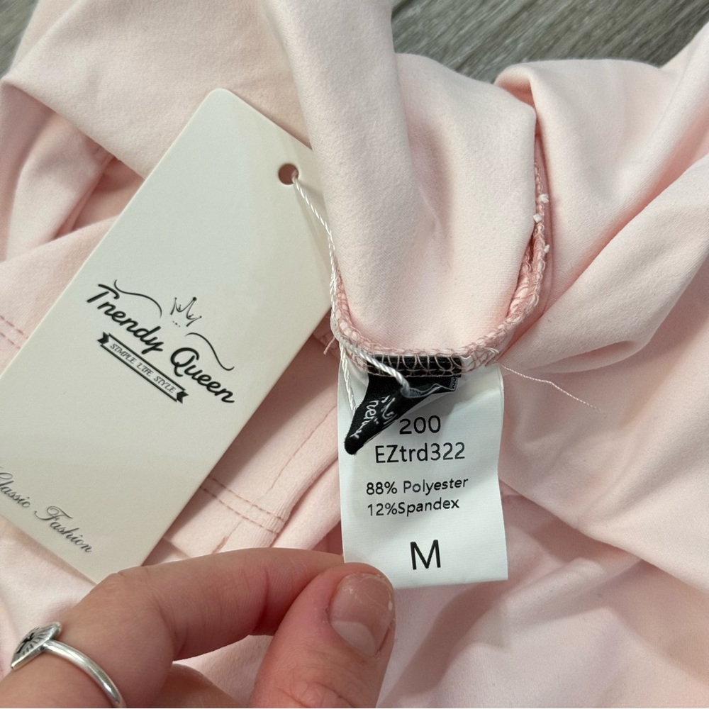 NWT Trendy Queen light pink sweetheart ruched crop tank top - Picture 3 of 6
